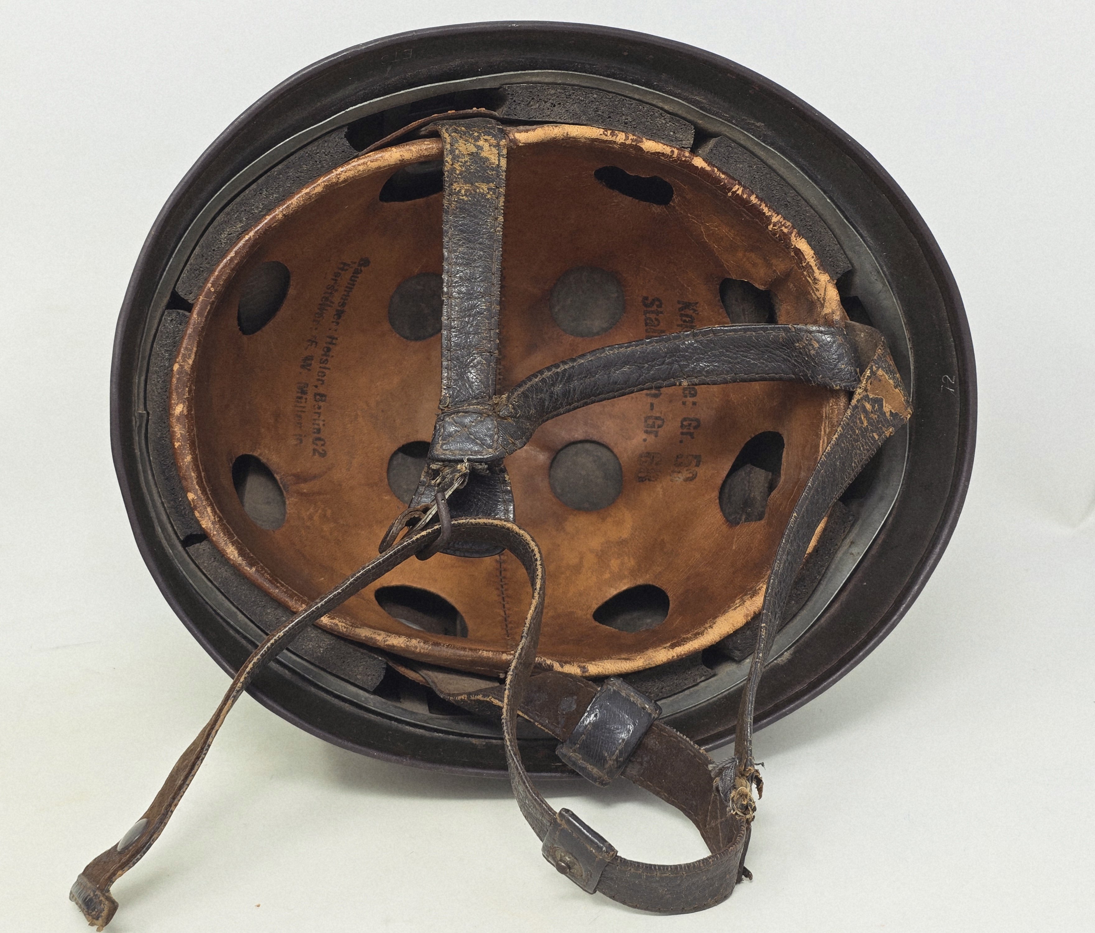 Stunning Luftwaffe FJ helmet, Early Spanner — image 2