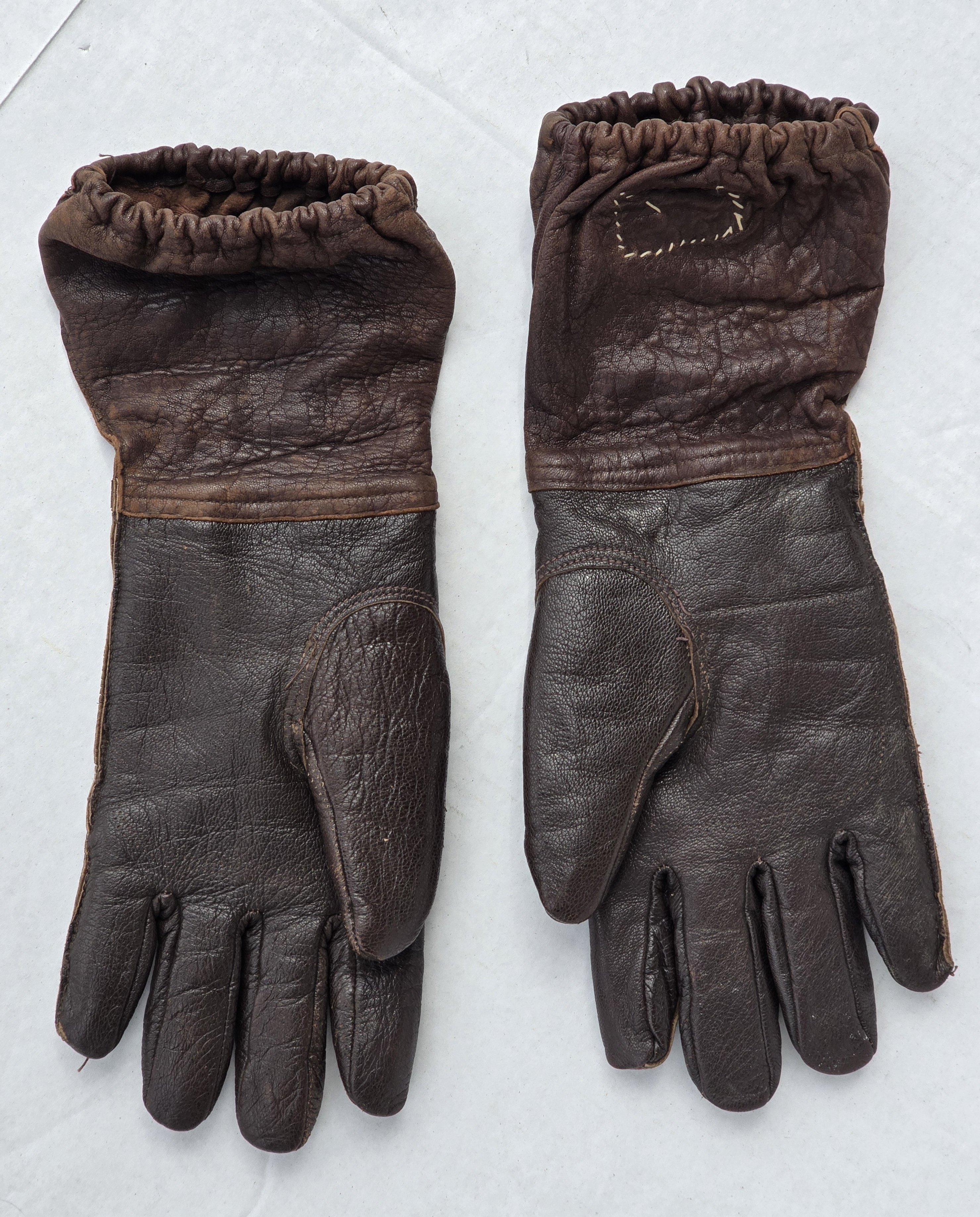 Named Fallschirmjäger Gauntlets — image 3