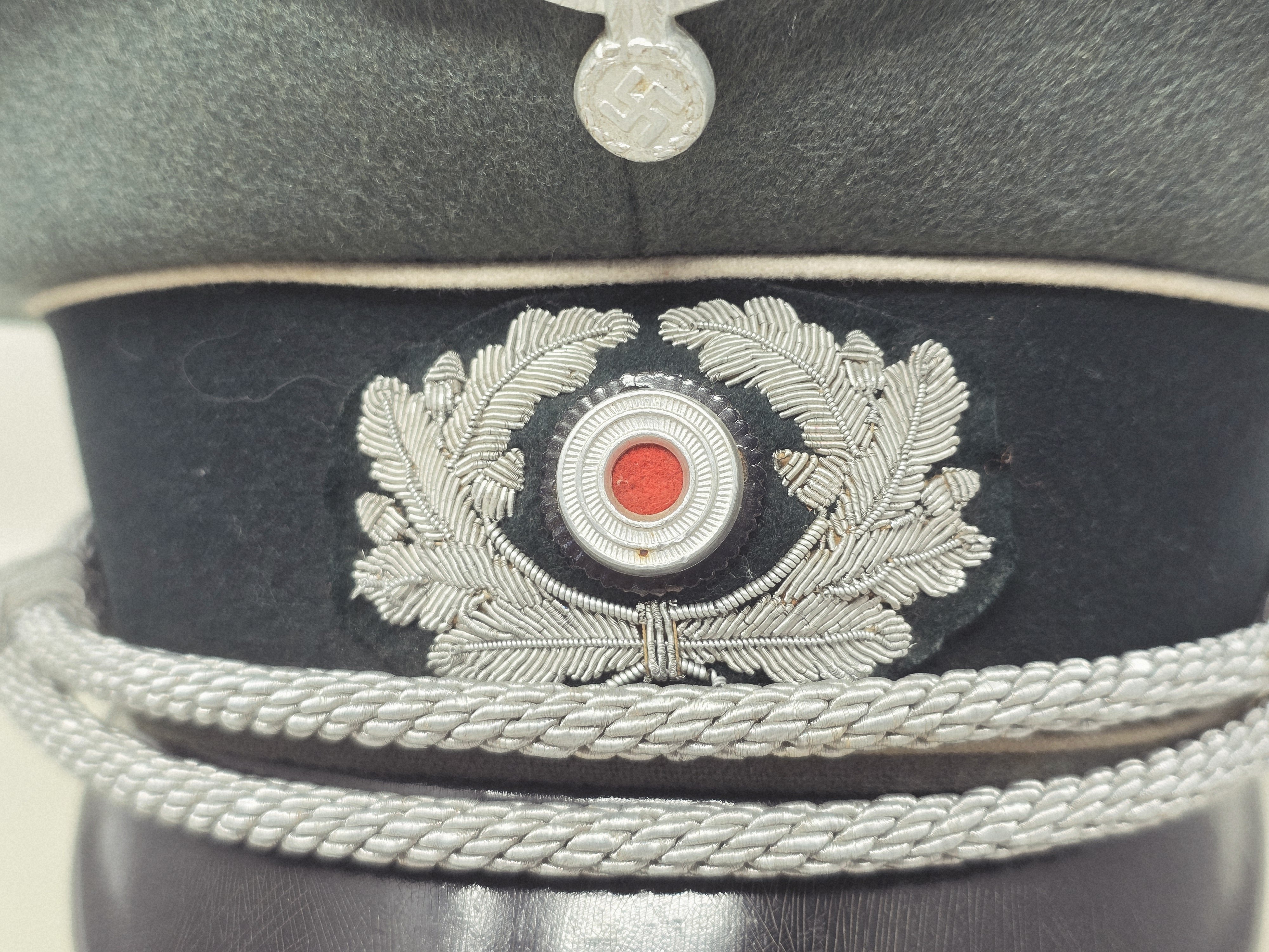 Fine Heer Officer's Visor Cap, 'Erel Privat' — image 2