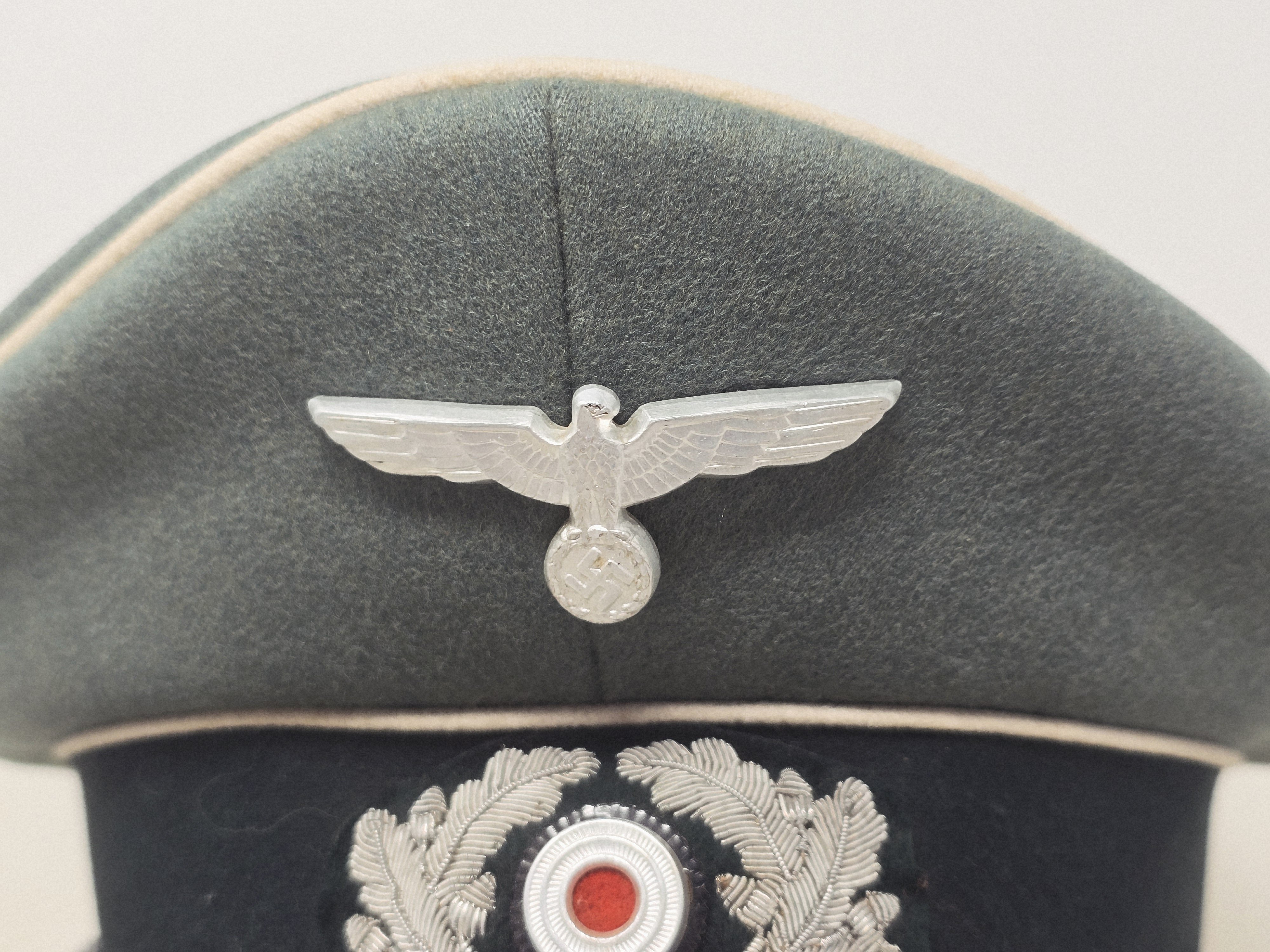 Fine Heer Officer's Visor Cap, 'Erel Privat' — image 3