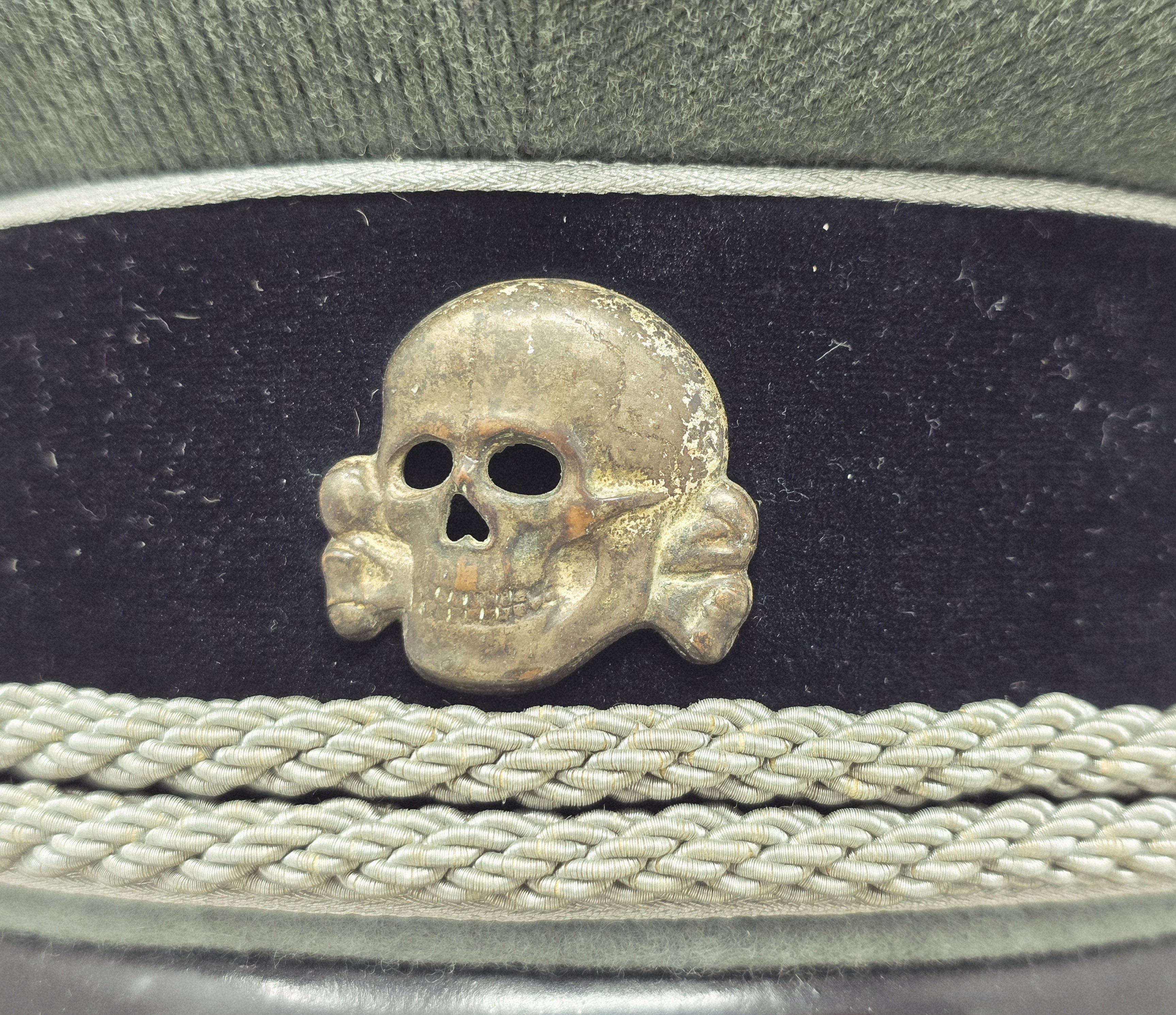 Waffen-SS General's Visor Cap, Kleiderkasse — image 2