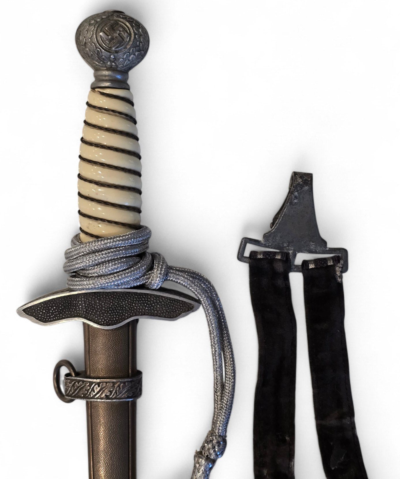 Luftwaffe Officer's Dagger With Hanger — image 11