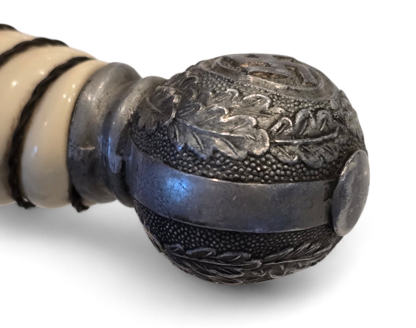 Luftwaffe Officer's Dagger With Hanger — image 2