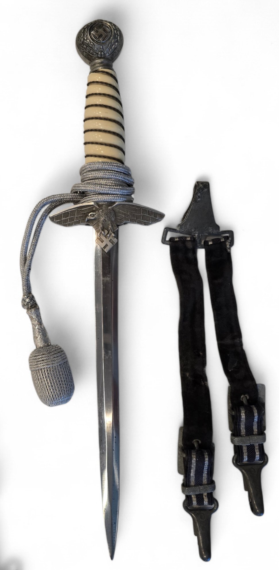 Luftwaffe Officer's Dagger With Hanger — image 8