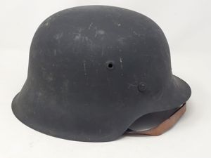 Fine, Mint Heer / SS Late War M42 Helmet
