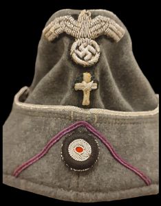 Outstanding Heer Champlain's Cap