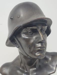 (dd) Helmeted Imperial German Soldier in Bronze