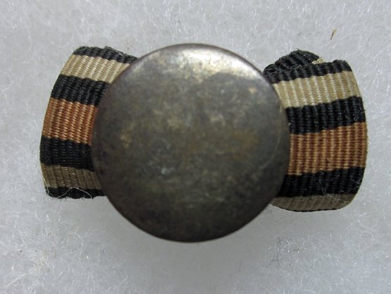  German WWI 3-Place Lapel Button Ribbon Bar, EK2, Hindenburg & Black Wound Badge — image 3