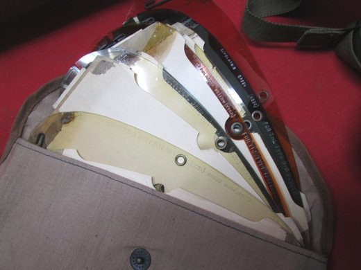  US WWII Polaroid B8 Flying Goggles, Original Box, Extra Lenses and Instruction Booklet — image 6