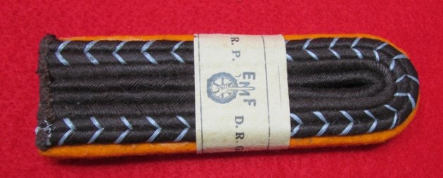  German WWII Gendarmerie Wachtmeister Shoulder Boards, Pair, Unissued — image 2