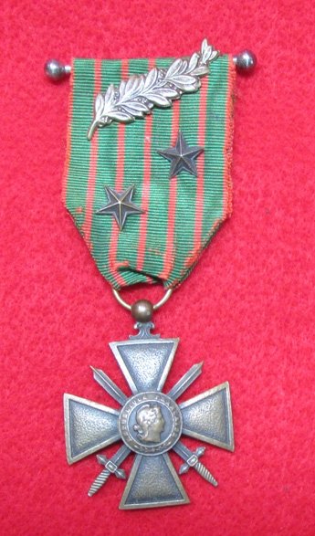  French WWI Croix de Guerre Bravery Medal, 1914/1917 — image 2