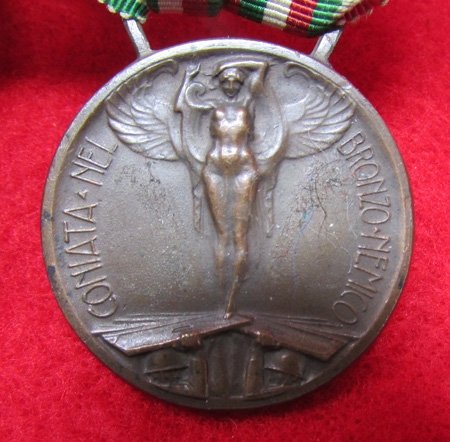  Italian WWI War Medal, Ribbon and Ribbon Bar — image 3