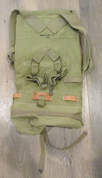  US WWII M1928 Haversack, Meatcan Pouch & Extender, Newton MFg Co  1942 — image 3