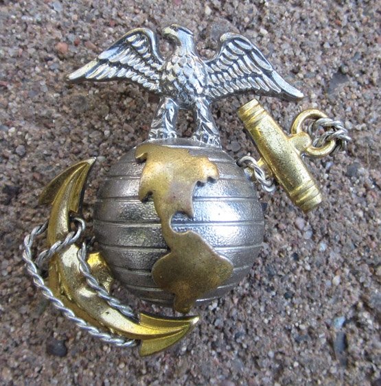  US Post WWII, USMC Officer Dress Hat Emblem, GEMSCO — image 3