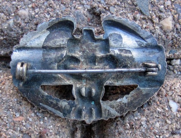  US WWII Combat Medic Badge, Pinback — image 3