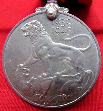  British WWII 1939-1945 War Medal, Bronze Clasp — image 4