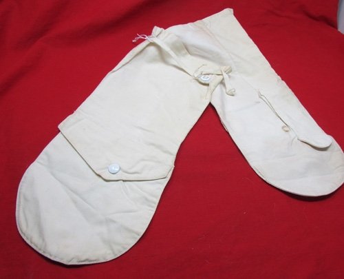 US WWII Mountain Troop White Cotton Mitten Covers, 1943 — image 2
