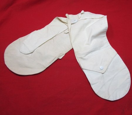  US WWII Mountain Troop White Cotton Mitten Covers, 1943 — image 3