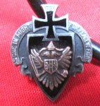 Interesting WWI Patriotic Pin, English Text