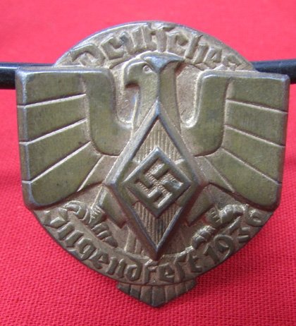 German WWII Hitler Youth Tinnie, 1936 Youth Fest, Bronze Color, Solid Background — image 3