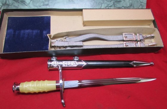  East German Cold War Army-Air Force Officers Dagger Set in Box — image 3
