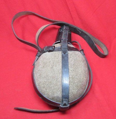  German WWII Wehrmacht Issue Large Capacity Canteen & Harness, Complete — image 2