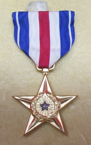  US WWII Silver Star, Slot Brooch Suspension, Cased — image 3