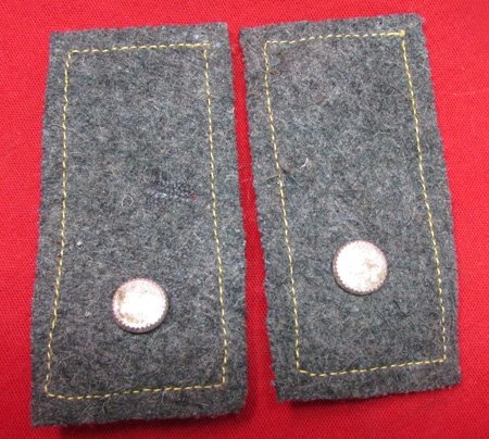  Italian WWII Army Collar Insignia, Pair, Infantry — image 3