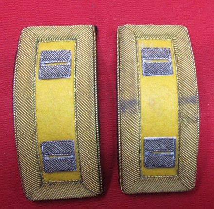  US Pre WWII, Army Cavalry Captain Shoulder Straps, Pair Wolf Brown Mfg. — image 2