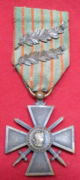  French WWI Croix de Guerre Bravery Medal, 1914/1915 — image 2
