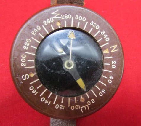  US WWII Army Brown Plastic Wrist Compass & Arm Strap — image 3