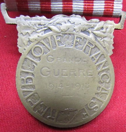  French WWI 1914-1918 War Medal and Ribbon — image 3