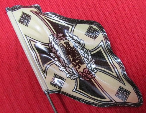  German WWII Composition Toy Soldier, Fahnentrager, Infantry Flag,  LEYLA mfg. — image 3