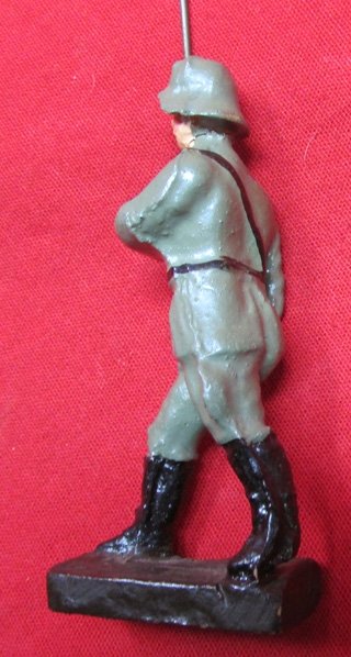  German WWII Composition Toy Soldier, Fahnentrager, Infantry Flag,  LEYLA mfg. — image 6