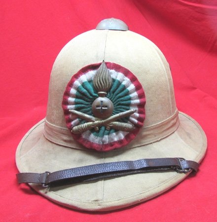  Italian WWII Tropical Pith Helmet, Artillery — image 2