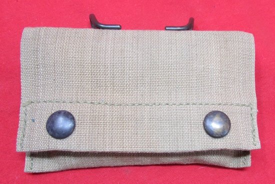  US WWI Double Snap Bandage Pouch, L.C.C.. & Co. 1917 With Bandage — image 2