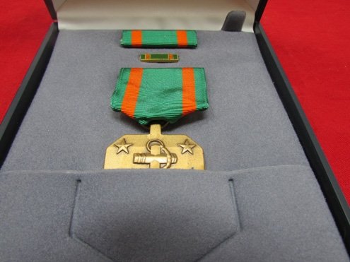  US Cold War Navy & Marine Corps Achievement Medal, Cased — image 3