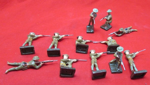  German, Pre WWII, Lineol Toy Soldier Lot, 12 Pieces, US or British — image 2