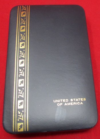  US Cold War Era, Army WWII Pattern, Women's Army Corps Medal Cased — image 2