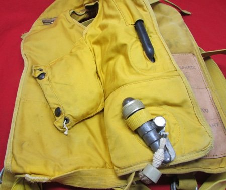  US Korean War  USAF Type B-5 Aviation Mae West Flotation Vest, 1951 — image 7