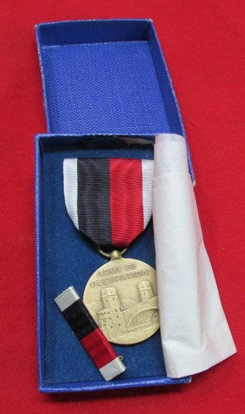  US WWII Army Occupation Medal, Original Box — image 2