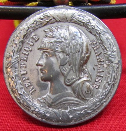  French Pre WWI Dahomey Campaign Medal and Ribbon, Silver — image 3