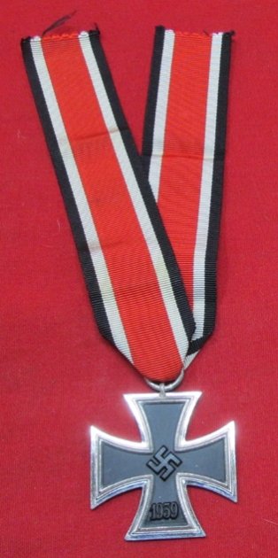  German WWII Iron Cross 2nd Class & Ribbon, A Beauty — image 2