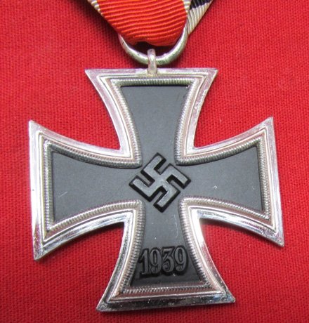  German WWII Iron Cross 2nd Class & Ribbon, A Beauty — image 3