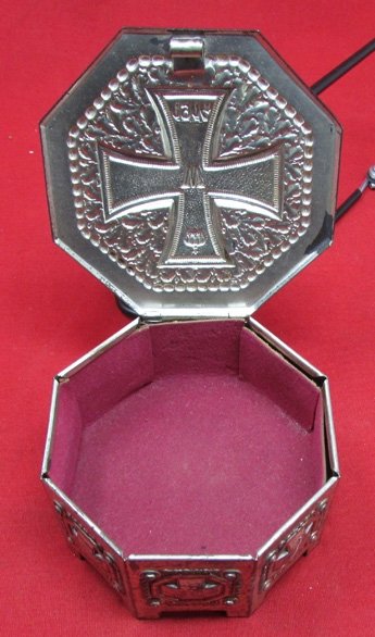  German WWI Iron Cross Octagon Patriotic Trinket Box — image 4