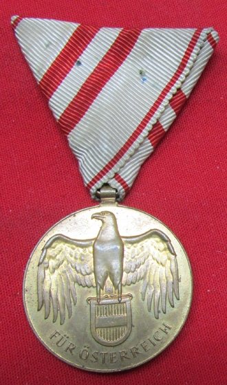  Austrian WWI Combatant's Medal & Ribbon — image 2