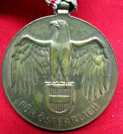 Austrian WWI Combatant's Medal & Ribbon — image 3