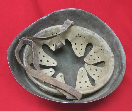  Italian WWII M1933 Steel Helmet, Size 60 — image 3