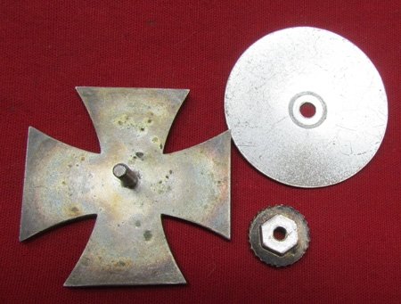  German WWII Iron Cross 1st Class, Screwback — image 4
