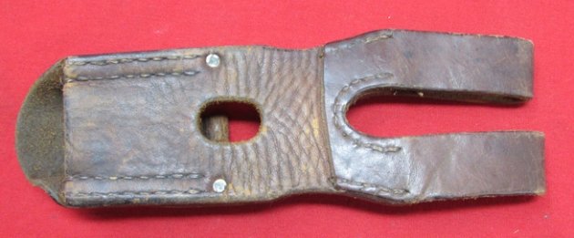  Japanese WWII Open Loop Type 30 Leather Bayonet Frog — image 3